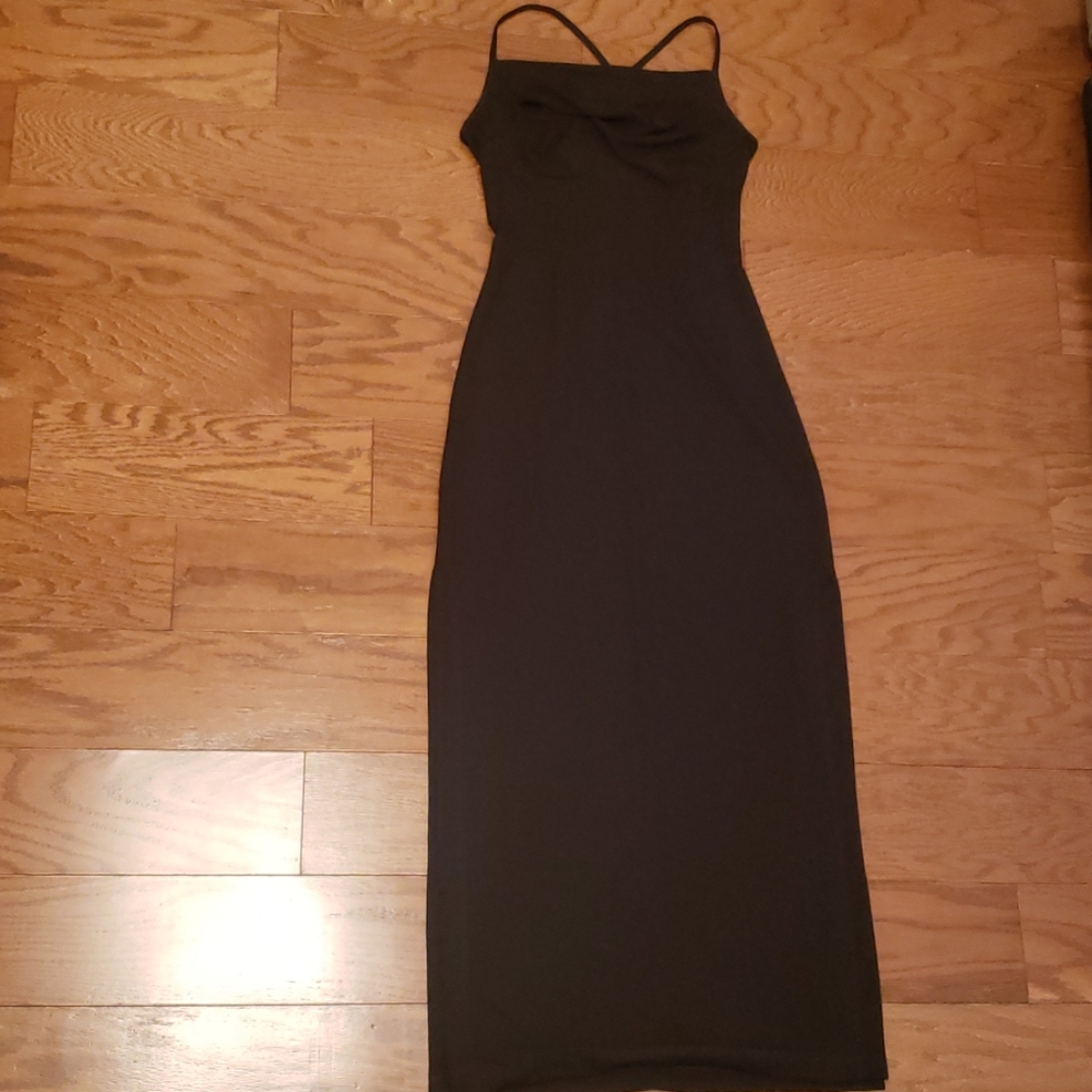 Flattering black maxi Rampage dress.